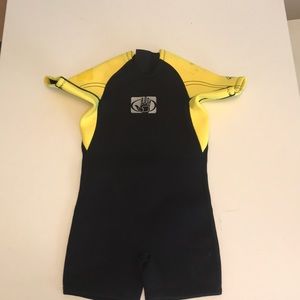 Body Glove child’s short wetsuit